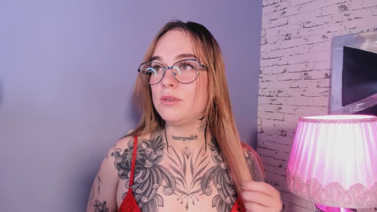 IzzChell's Streamate show and profile