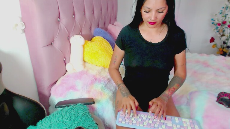 ChristalMoon's Streamate show and profile