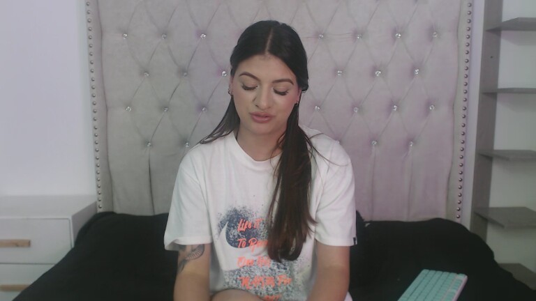 Abril_Foxxx_Squirt's Streamate show and profile